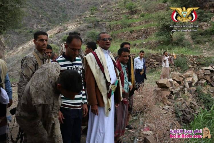 مدير عام المديرية ...يتفقد مواقع الجيش الوطني في الخطوط الأمامية غرب المدينة.