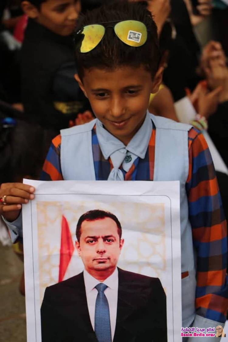 تعز تجدد وقوفها الى جانب القيادة السياسية الشرعية