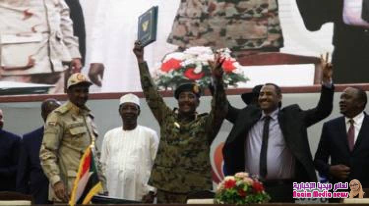 توقيع وثيقة تقاسم السلطة بين المجلس العسكري والمعارضة في السودان