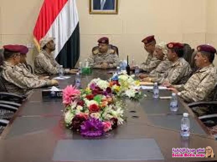 *وزير الدفاع يطلع على سير العمليات العسكرية التي تخوضها قوات الجيش الوطني ضد المليشيا الحوثية وميلشيا المجلس الانتقالي.*