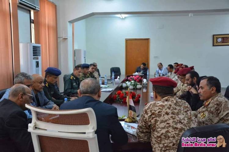 اجتماع مشترك للسلطة المحلية واللجنة الأمنية يشيد بحكمة القيادة السياسية ويقر عدد من الإجراءات الأمنية بالمحافظة