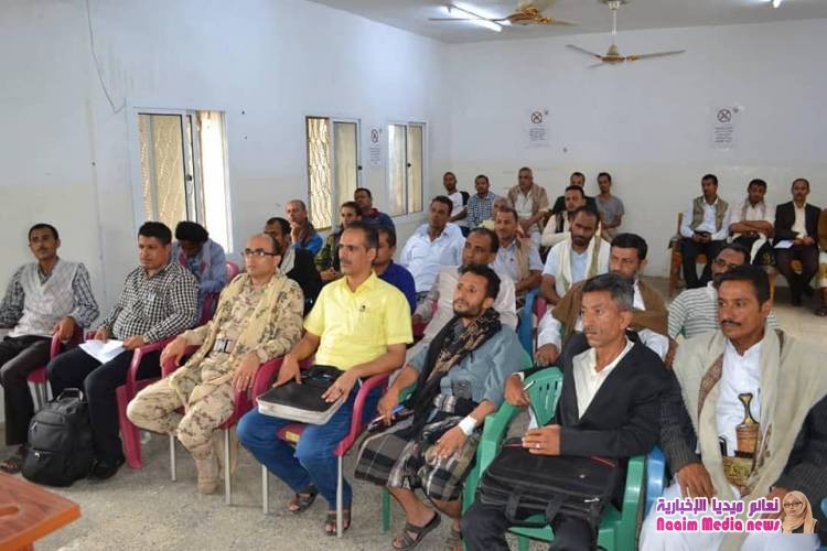 شرطة تعز تعقد لقاء مع عقال الحارات في مديرية صالة لمناقشة الوضع الأمني في المديرية