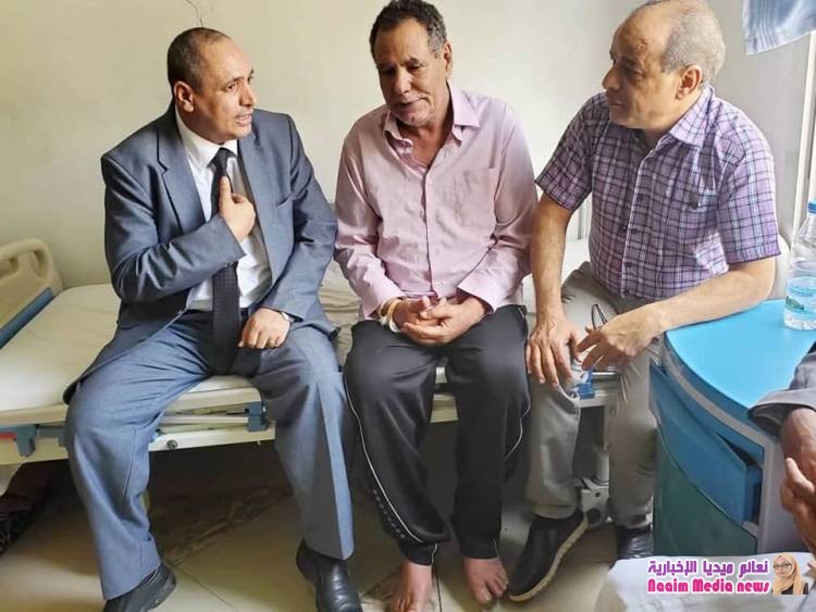 الدكتور المخلافي يطمئن على صحة الوكيل الصنوي