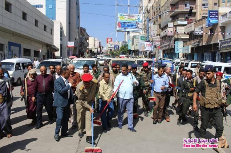 السلطة المحلية بتعز تنفذ حملة نظافة شاملة للمدينة
