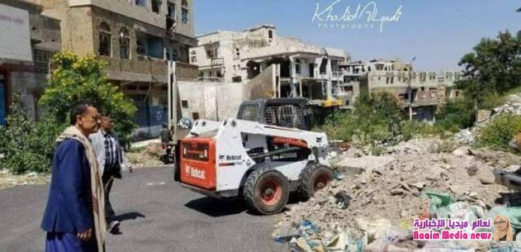 تعز.. بدء رفع السواتر الترابية استعداداً لفتح المنفذ الشرقي للمدينة