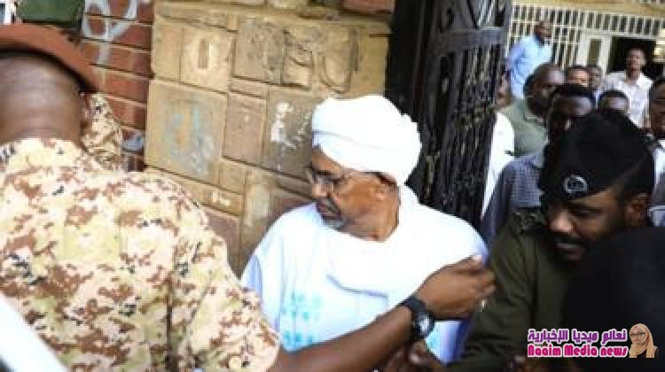 ما هو قانون "تفكيك نظام الإنقاذ" وما هي آليات حل حزب البشير في السودان؟