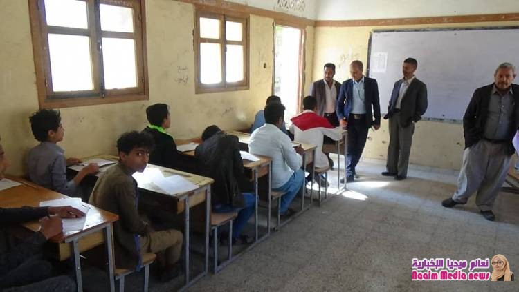النقيب يزور مدارس مشرعه وحدنا لتفقد سير الامتحانات