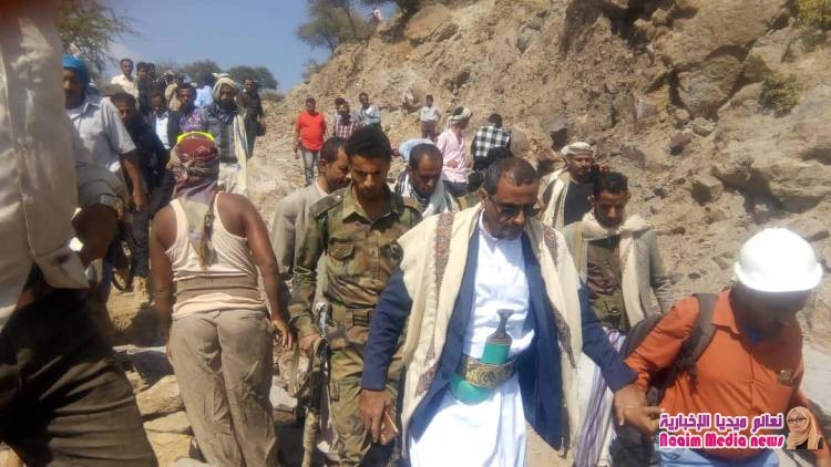 مدير عام مديرية جبل حبشي يطلع على عدداً من المشاريع ويفتتح وحدة صحية بعزلة الحقل.