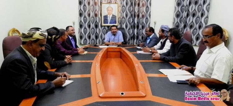 وكيل وزراة الشباب والرياضة د.منير لمع يكشف توجه الوزارة استكمال ماتبقى من مقومات مشروعي ملعب الفقيد الخليفي والصالة الرياضية بمحافظة شبوة مطلع العام القادم.