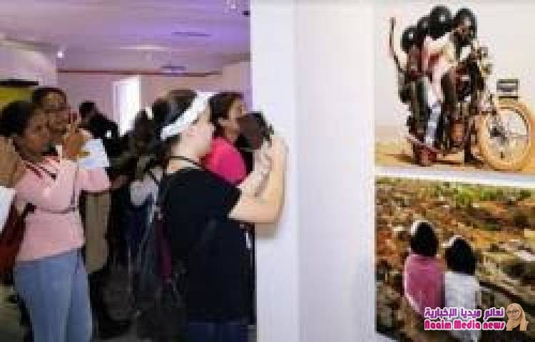 تلاميذ يستكشفون معرض "كنوز الإسلام بإفريقيا"