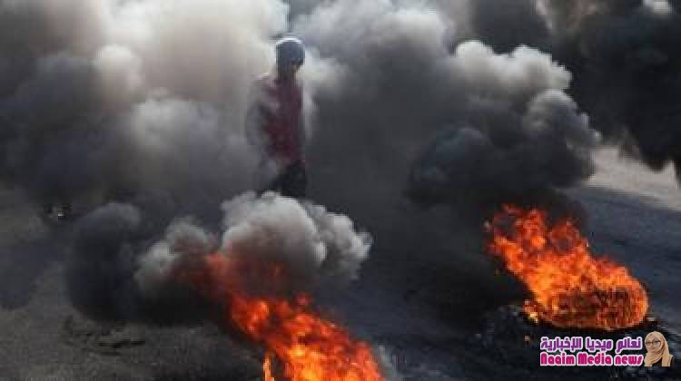 مظاهرات العراق: محتجون يحاولون قطع الطرق في بغداد ويشتبكون مع قوات الأمن