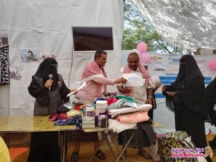 *الفتيح يدشن حفل توزيع 20 مكينة خياطة لـ 20 مستفيدة ويكرم زهرات الحفل*