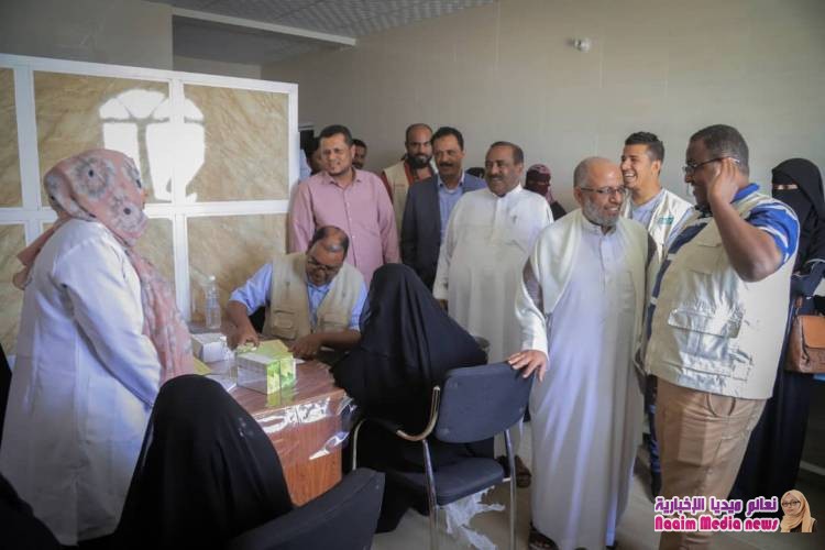 زيارة الحميري ممثل مؤسسة البصر الخيرية العالمية المخيم(108) في مستشفى الحامي العام بحضرموت