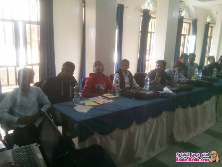 في عمل نوعي بتعز .. 32 طالب وطالبة ضمن جماعة الوساطة والسلام ..