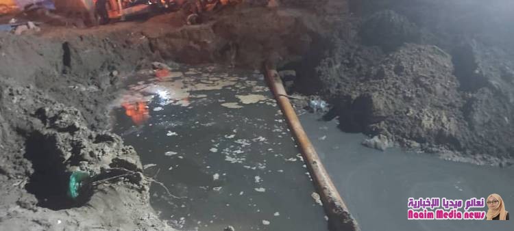 الشاجري يتابع سير عمل اصلاح البيب الرئيسي بعد تعرضه لضغط السيول