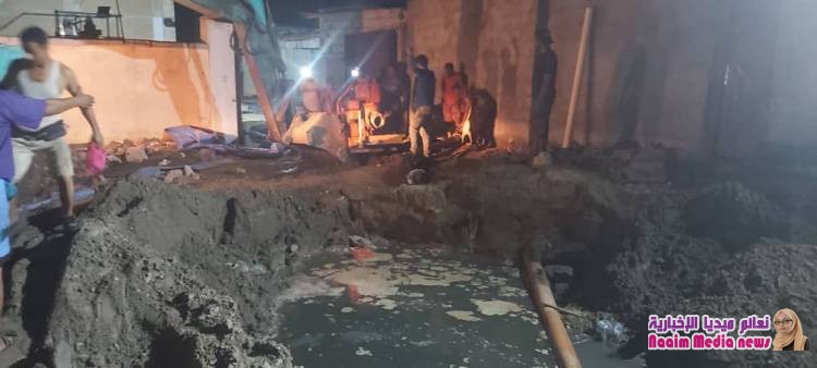 الشاجري يتابع سير عمل اصلاح البيب الرئيسي بعد تعرضه لضغط السيول