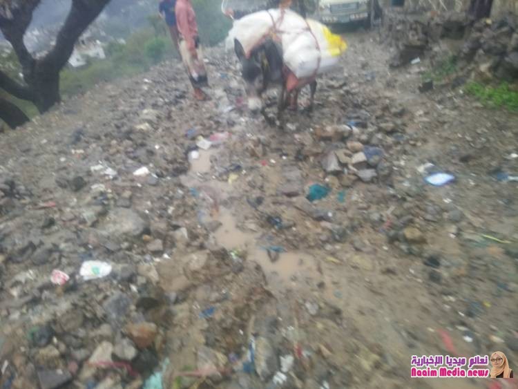 شاهد طريق القبلة والمجيرين الاكثر تضررا م̷ـــِْن السيول