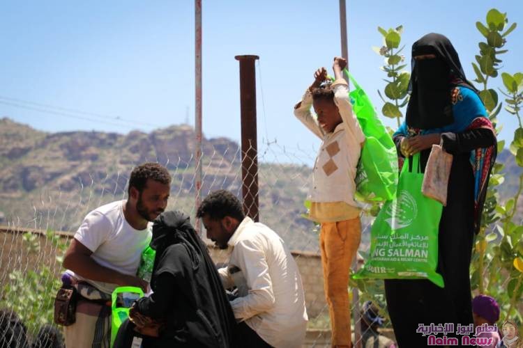 *مركز الملك سلمان يدشن توزيع كسوة عيد الأضحى للأطفال الأيتام والنازحين بمحافظة الضالع*