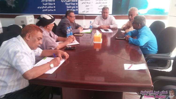 مدير عام المنصورة ومدير عام الصندوق يناقشان سبل الدفع باعمال النظافة