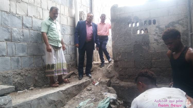 مدير عام المنصورة يتفقد اعمال تصفية الممرات الخلفية في منطقة القاهره