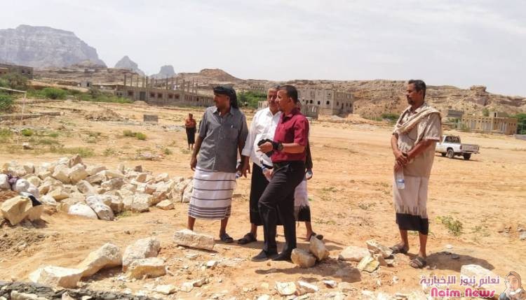 تفقد العمل في سور نادي طليعة حبان سنان يعلن استضافة بطولة المحافظ الشهيد احمد باحاج على ملعب الخليفي بعتق