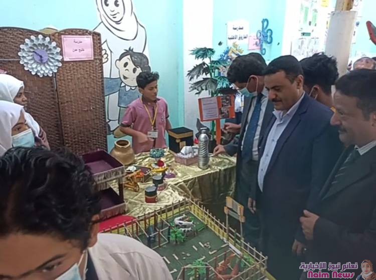 خلال تدشينه العمل البيئي بمدارس المديرية .. *مدير عام المنصورة يعلن عن إعتماد " 25 " مليون ريال لدعم الأنشطة المدرسية في كافة مدارس المديرية