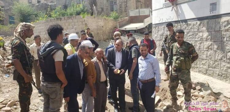 وكيل أول محافظة تعز يتفقد مشاريع إصلاح شبكات الصرف الصحي بأحياء المدينة  