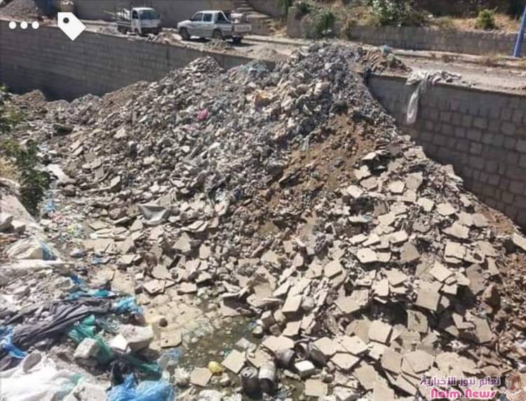 " اشغال تعز " شحة الامكانيات تعيق جهود تاهيل البنية التحتية وصيانة الشوارع   