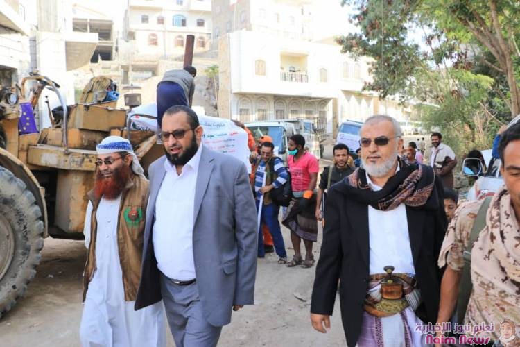 "لمكافحة الكوليرا وحمى الضنك" صندوق النظافة والتحسين يدشن حملتي "نظافة _ ورش _ وتوعية_ " وسط مدينة تعز. 