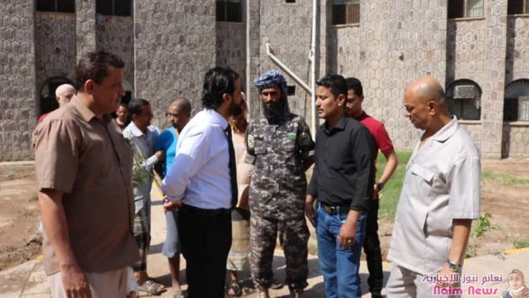 نائب مكتب الصحة يتفقد مستشفى الأمراض النفسية وقسم صحة الموانئ في عدن