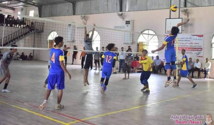 فيما منتخب المنصورة ثانيا وصيرة ثالثا.. منتخب طائرة ثانويات البريقة يتوج ببطولة الكرة الطائرة المدرسية بعدن