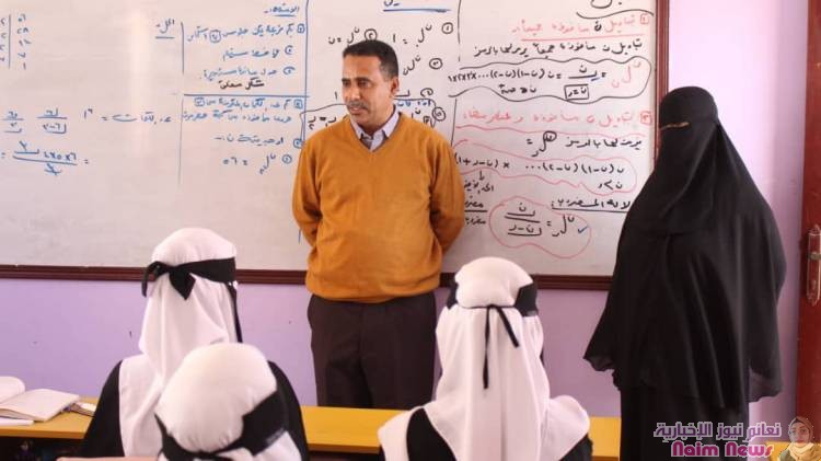 الوكيل عبدون يتفقد سير الدراسة بمجمع الميناء التعليمي للبنات بمديرية المكلا