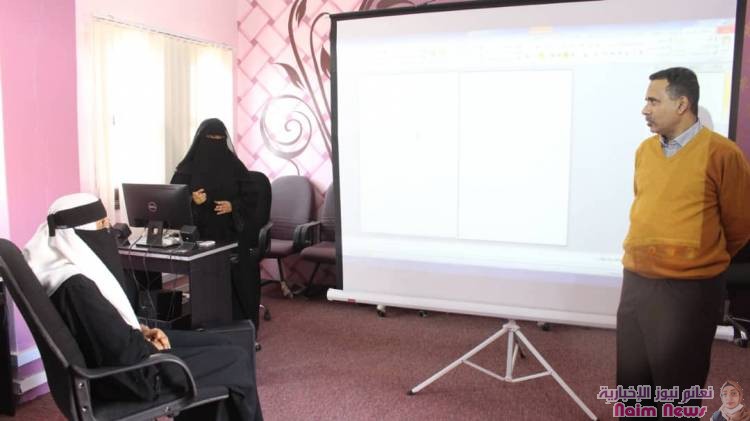 الوكيل عبدون يتفقد سير الدراسة بمجمع الميناء التعليمي للبنات بمديرية المكلا