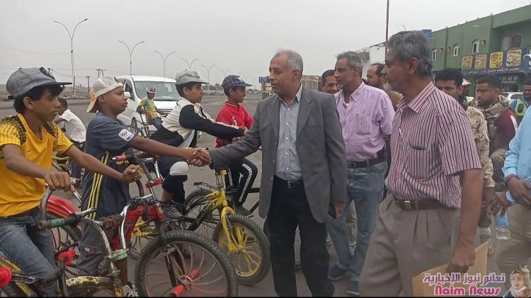 خلال تدشينه سباق الدراجات الهوائية لطلاب مدرسة المسيلة.. *مدير عام البريقة يؤكد أهمية الأنشطة اللاصفية في صقل وإكتشاف المواهب الطلابية*