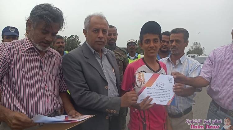 خلال تدشينه سباق الدراجات الهوائية لطلاب مدرسة المسيلة.. *مدير عام البريقة يؤكد أهمية الأنشطة اللاصفية في صقل وإكتشاف المواهب الطلابية*