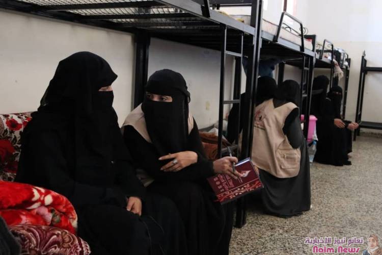 أمهات المختطفين تحتفي باليوم العالمي للمرأة مع السجينات والمحتجزات في سجن النساء بمحافظة تعز*