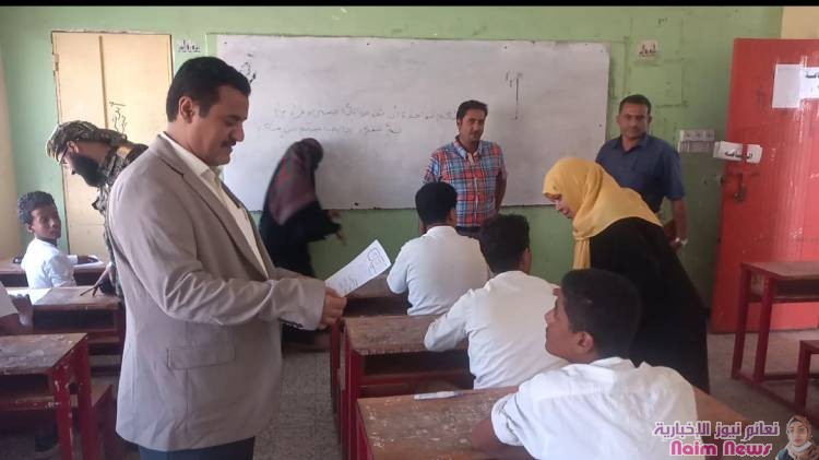 خلال تدشينه الإمتحانات في مدارس المديرية.. *مدير عام المنصورة يشيد بمستوى الإعداد والترتيب لإمتحانات الفصل الدراسي الثاني*