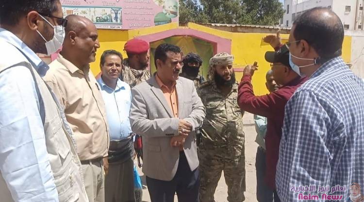بكلفة ( 159 ) ألف دولار.. *مدير عام المنصورة يسلم مشروع تحسين شبكة الصرف الصحي بمدينة التقنية للجهة المنفذة