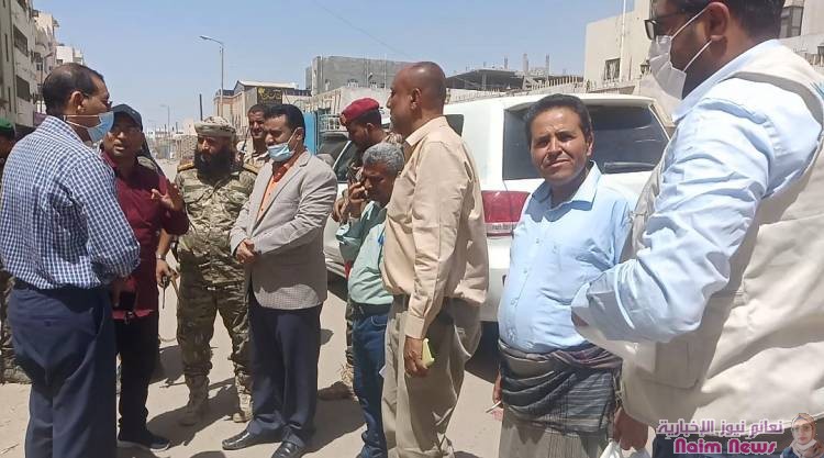 بكلفة ( 159 ) ألف دولار.. *مدير عام المنصورة يسلم مشروع تحسين شبكة الصرف الصحي بمدينة التقنية للجهة المنفذة