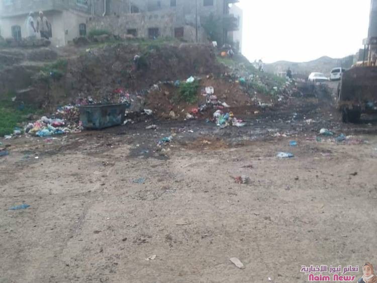بالصور جهود عمال النظافة خلال اجازة العيد تتواصل وبوتيرة عالية لنظافة مدينتهم... 