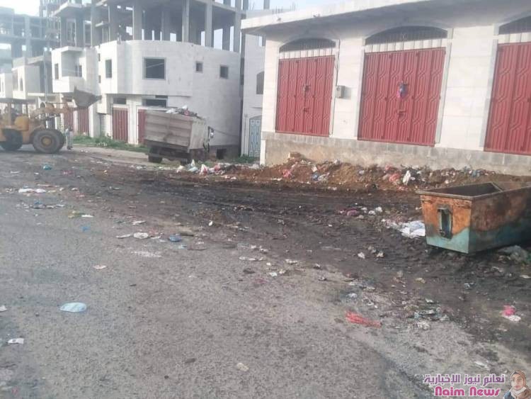 بالصور جهود عمال النظافة خلال اجازة العيد تتواصل وبوتيرة عالية لنظافة مدينتهم... 