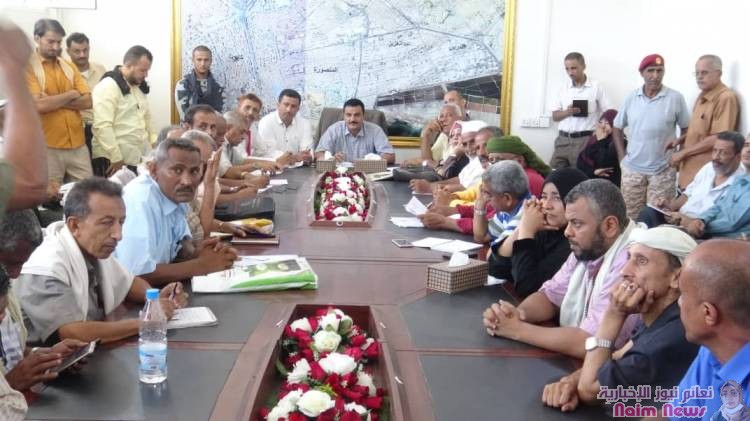 خلال تراسه اجتماعاً للجان المجتمعية بالأحياء السكنية.. *مدير عام المنصورة يناقش عدد من القضايا الخاصة بأوضاع المديرية*