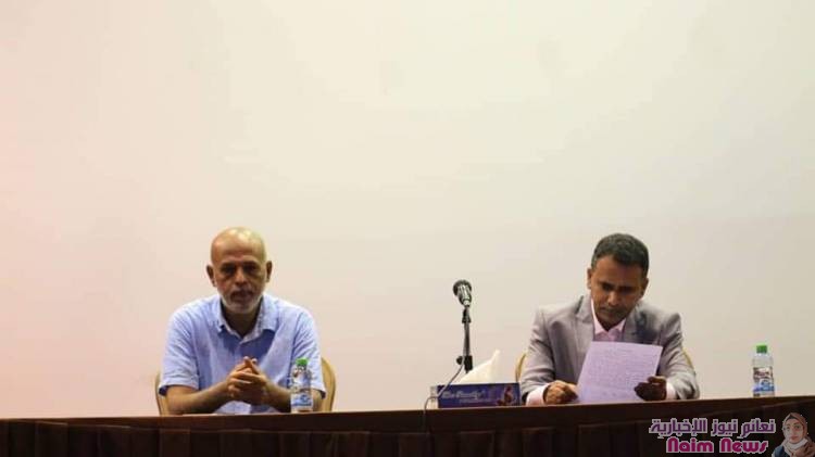 الوكيل عبدون خلال لقائه بقيادات العمل التربوي والتعليمي ورؤساء المراكز الاختبارية وجمع من المعلمين المتعاقدين .. يؤكد أن العملية التربوية والتعليمية بحضرموت شهدت استقراراً ونموذجية في شتى المجالات .