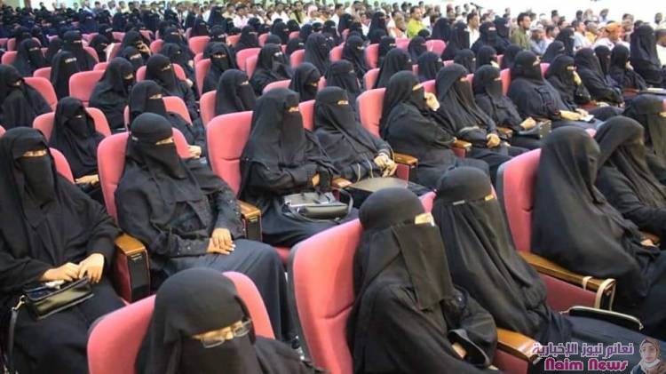 الوكيل عبدون خلال لقائه بقيادات العمل التربوي والتعليمي ورؤساء المراكز الاختبارية وجمع من المعلمين المتعاقدين .. يؤكد أن العملية التربوية والتعليمية بحضرموت شهدت استقراراً ونموذجية في شتى المجالات .