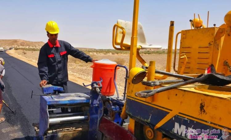 لمروق يدشن العمل في سفلتت مقطع جديد في طريق باكبيرة الشعيب. 