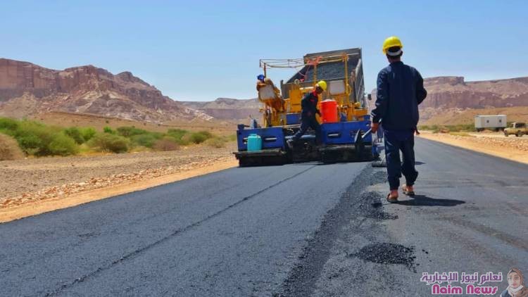 لمروق يدشن العمل في سفلتت مقطع جديد في طريق باكبيرة الشعيب. 