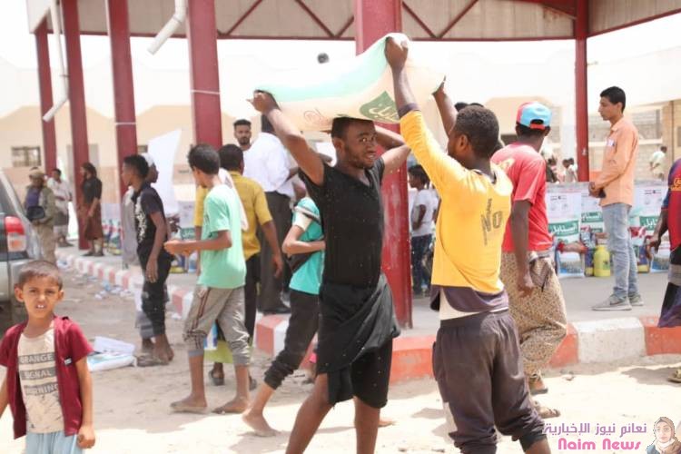 الجمعية الكويتية للإغاثة توزيع سلات غذائية بمحافظة أبين