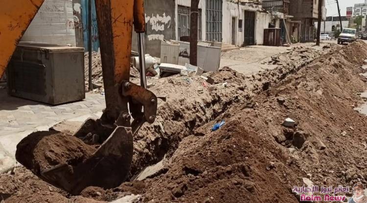 بكلفة أكثر ( 16 ) مليون ريال.. *مدير عام المنصورة يدشن مشروع تقوية ضخ المياه بمخطط الكثيري*