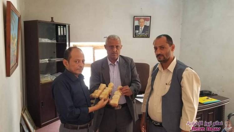 إدارة الشرطة السياحية  بشرطة تعز تُسلم عدداً من القطع الأثريةالمضبوطة للهيئة العامة للآثار* 