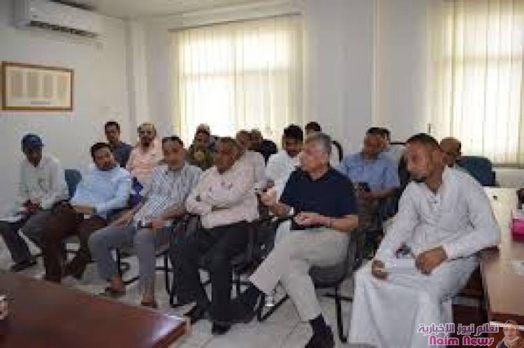 في اجتماع موسع بالغرفة التجارية بعدن:   القطاع الخاص يهددبالاضراب واللجوء للقضاء مالم يتم العدول عن رفع الرسوم الجمركية